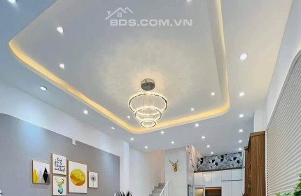 Siêu Phẩm nhà đẹp Cầu Giấy 36m2, giá 5.75tỷ, full nội thất, 0985375236.